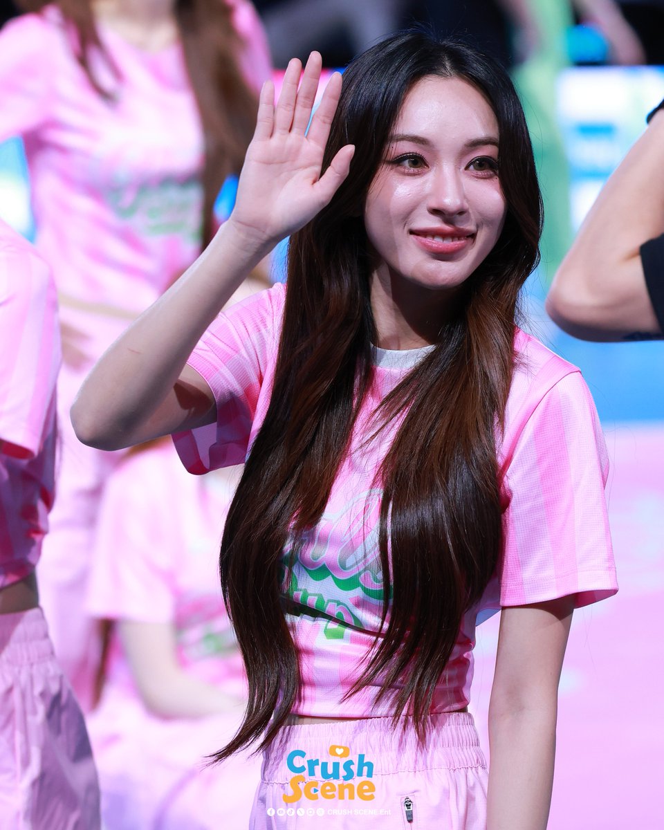 CrushScene_Ent's tweet photo. น้องเอนจอยทักทายประชาชน 🩷✨️

“เอนจอย ธิดารัตน์” ในงาน Girls Cup Presented by MAMA 

ENJOY SHINE ON GIRLS CUP
#CH3GirlsCup2026
#Enjoyyotdr #เอนจอยธิดารัตน์
#GirlsCup2026
#CrushSceneEnt https://t.co/879nSQkocM