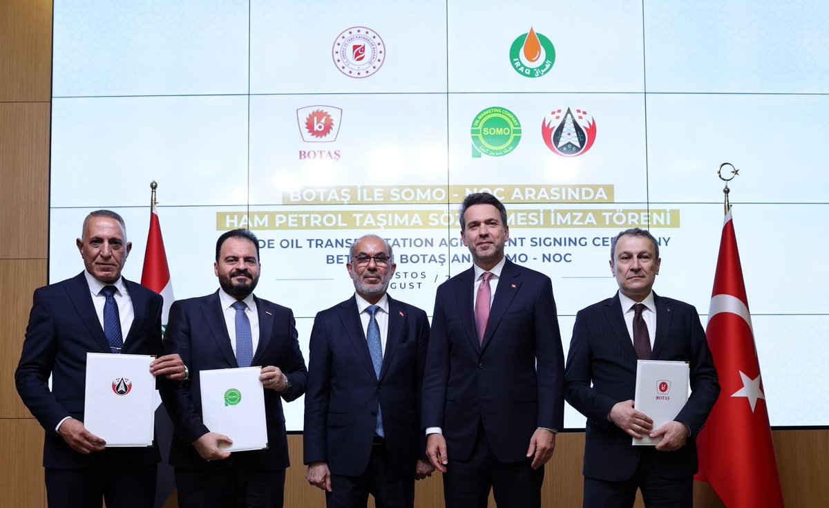 aBayraktar1's tweet photo. Irak Petrol Bakanı Sayın Basim Muhammed Hüdeyir ve beraberindeki heyet ile Bakanlığımızda verimli bir görüşme gerçekleştirdik.

Görüşmemizin ardından, BOTAŞ ile Irak devlet petrol şirketleri SOMO ve NOC arasında Irak–Türkiye Ham Petrol Boru Hattı’nın etkin kullanımını sağlayacak bir yıllık anlaşmayı imza altına aldık.

Yaklaşık yarım asırdır ülkelerimiz arasında stratejik bir enerji koridoru olarak hizmet veren bu hat için uzun vadeli yeni anlaşmaya yönelik çalışmalarımız sürerken, günlük 750 bin varillik kapasiteyi kapsayan bu geçiş düzenlemesini hayata geçirdik.

Irak petrolünü Ceyhan üzerinden dünya piyasalarına güvenli ve kesintisiz ulaştıran bu hat, küresel petrol piyasalarında yaşanan gelişmelerin de gösterdiği üzere bölgesel ve küresel enerji arz güvenliği açısından her zamankinden daha stratejik bir konuma sahip.

Hedefimiz; bu güçlü altyapıyı tam kapasiteyle değerlendirerek Irak’ın yanı sıra bölgenin enerji kaynaklarını da Ceyhan üzerinden dünya pazarlarına ulaştıran, Türkiye-Irak enerji ortaklığında yeni bir dönemin kapısını aralayacak kapsamlı ve uzun vadeli bir iş birliğini hayata geçirmektir.
