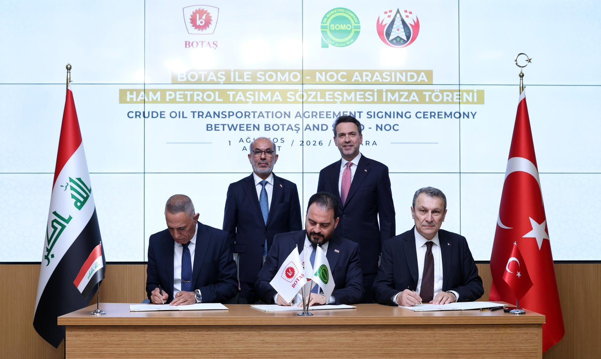 aBayraktar1's tweet photo. Irak Petrol Bakanı Sayın Basim Muhammed Hüdeyir ve beraberindeki heyet ile Bakanlığımızda verimli bir görüşme gerçekleştirdik.

Görüşmemizin ardından, BOTAŞ ile Irak devlet petrol şirketleri SOMO ve NOC arasında Irak–Türkiye Ham Petrol Boru Hattı’nın etkin kullanımını sağlayacak bir yıllık anlaşmayı imza altına aldık.

Yaklaşık yarım asırdır ülkelerimiz arasında stratejik bir enerji koridoru olarak hizmet veren bu hat için uzun vadeli yeni anlaşmaya yönelik çalışmalarımız sürerken, günlük 750 bin varillik kapasiteyi kapsayan bu geçiş düzenlemesini hayata geçirdik.

Irak petrolünü Ceyhan üzerinden dünya piyasalarına güvenli ve kesintisiz ulaştıran bu hat, küresel petrol piyasalarında yaşanan gelişmelerin de gösterdiği üzere bölgesel ve küresel enerji arz güvenliği açısından her zamankinden daha stratejik bir konuma sahip.

Hedefimiz; bu güçlü altyapıyı tam kapasiteyle değerlendirerek Irak’ın yanı sıra bölgenin enerji kaynaklarını da Ceyhan üzerinden dünya pazarlarına ulaştıran, Türkiye-Irak enerji ortaklığında yeni bir dönemin kapısını aralayacak kapsamlı ve uzun vadeli bir iş birliğini hayata geçirmektir.