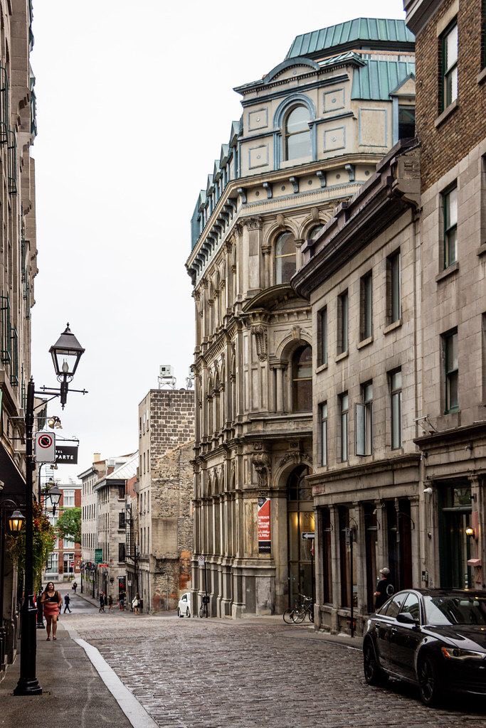 cityaestheticss's tweet photo. Montreal might be the underrated city in North America. It is a proper world city. https://t.co/SUWwBjh9Ki