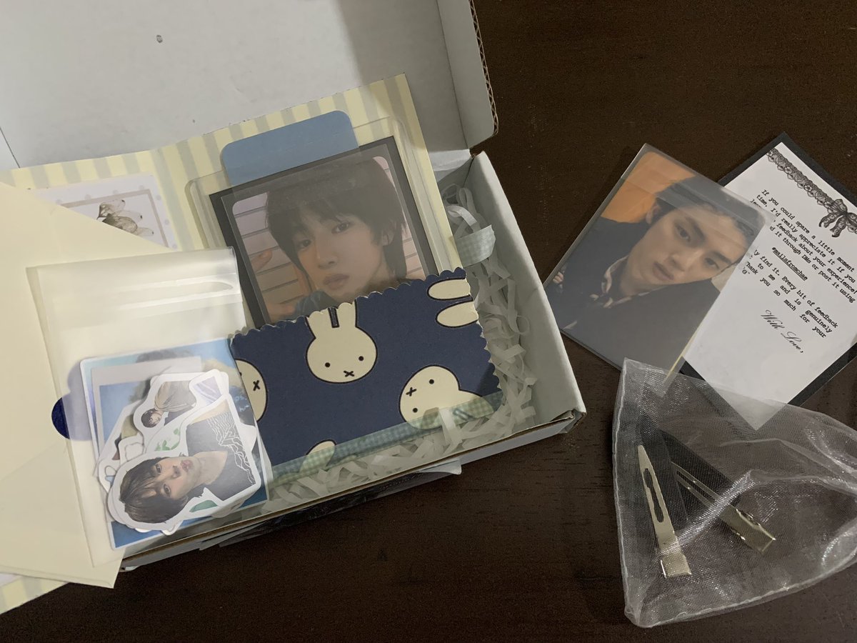 riimav's tweet photo. — from @chaeiblossom ;
#mailsfromchae 🤍
finally a jju season’s greetings haver !! i love loveee the packaging and freebies smm! all my favorites combined in one box 😣😣 https://t.co/Xe6HrTCLf6