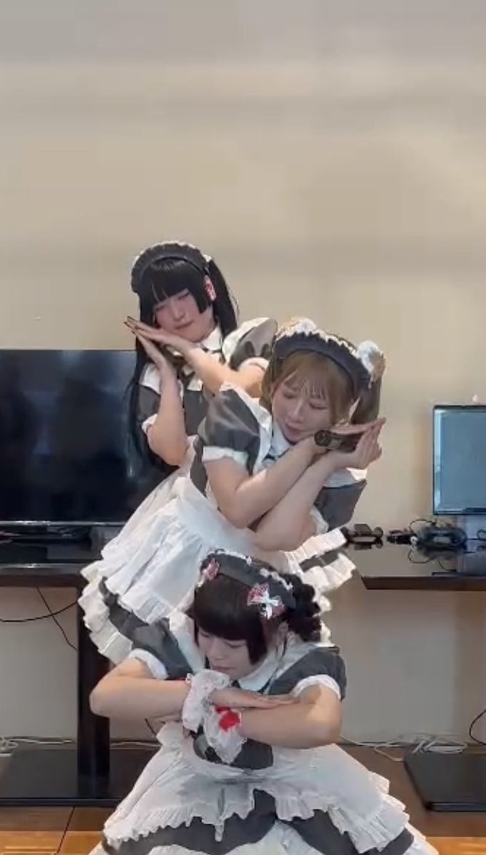sryk_pq's tweet photo. #ズクズクフェス 1日目！
わざわざ来てくださった方も初めて知ってくださった方もありがとうございました♡とーっても楽しいイベントで出展させていただいてライブまでできてるの感動すぎる…！普段とは違ったかたちでPrimatiqを楽しんでいただけるのうれしい💖明日もいますのでまたお会いしましょうっ https://t.co/7vyCRjVpzu