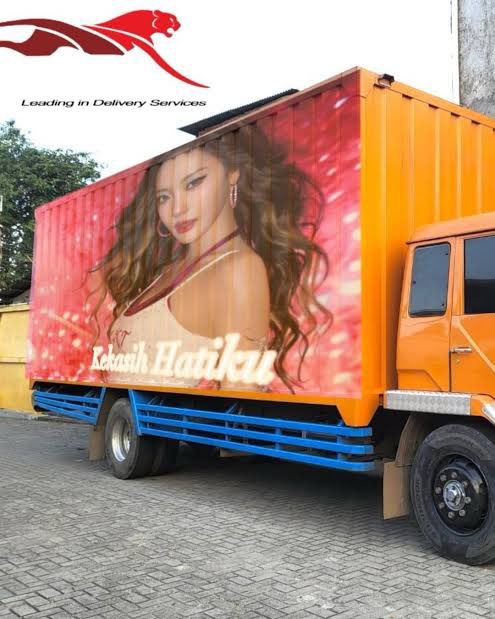 tamuSHANGEN's tweet photo. @tamuNINGNING jadi wanita yang ada di truck? https://t.co/mB1ZFAUqOW