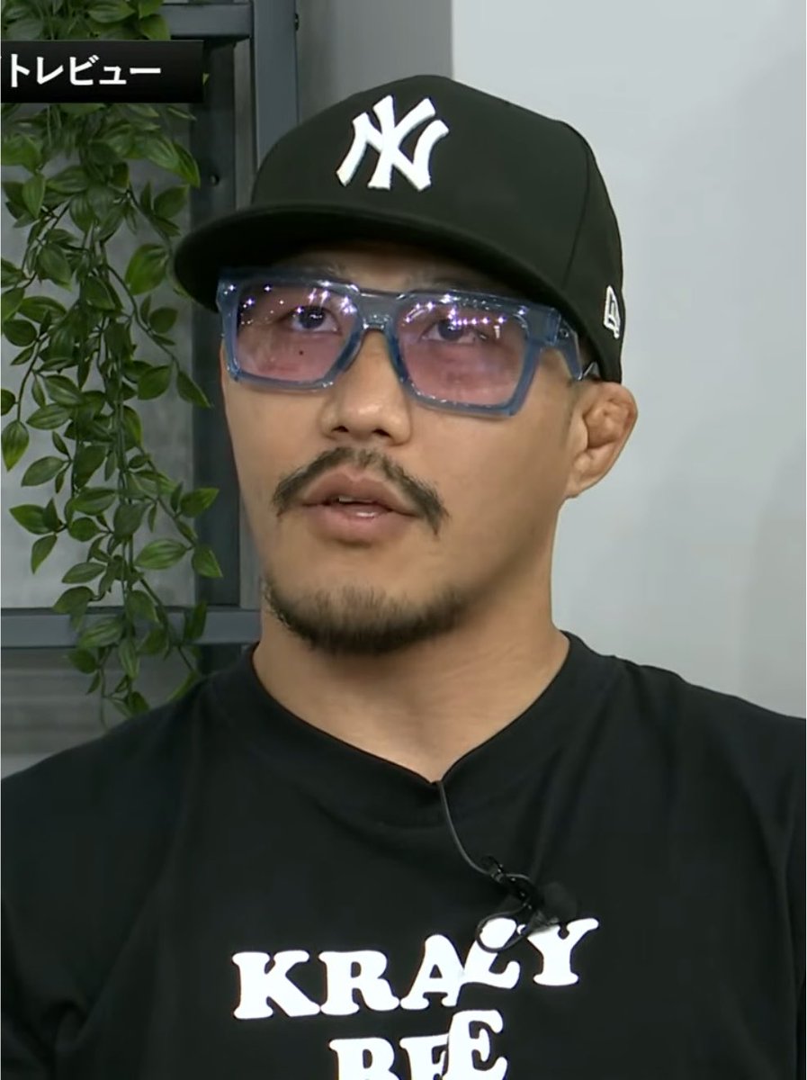 MMA_INFORM's tweet photo. ヒロヤ戦の1Rのギロチンの瞬間について語る山本アーセン！

「結構（ヒロヤ選手が）絞ってて、身体がちょっと震えてたんですよ。『ウーッ』て力みすぎてて。フルパワーで行ってるなと思ったから、ちょっと泳がせたらどうなるのかなと思って。ギロチンはめっちゃ手の体力を使うじゃないですか。だったら良いかなと思って」

https://t.co/9UcGP2Nb8w