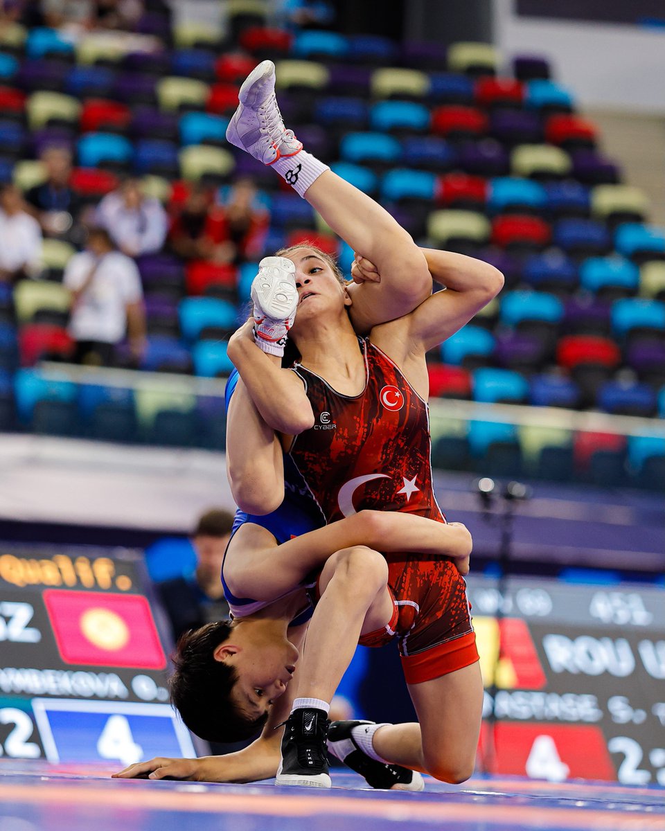 GSB_Siirt's tweet photo. Bakü’de düzenlenen U17 Dünya Güreş Şampiyonası 40 kg'da mücadele eden milli güreşçimiz Şirin Askara, bronz madalya müsabakasında Azerbaycanlı rakibini 12-4 yenerek Dünya 3.'sü oldu!

​U17 Avrupa Şampiyonası'ndan sonra U17 Dünya Şampiyonası'nda da kürsüde!

Tebrikler Şirin! 👏🥉 https://t.co/kfe8ZIRfjj