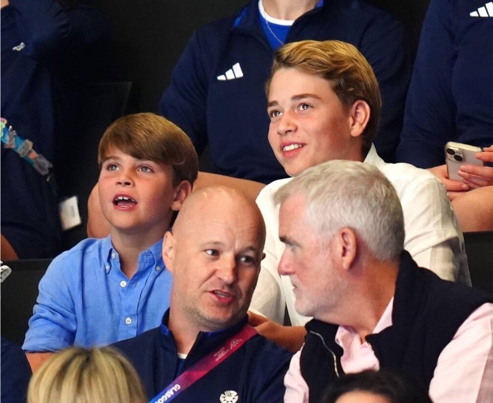 tokkianami's tweet photo. Prince George and Prince Louis watching the Netball semi-final match at the Commonwealth Games in Glasgow today 🥰 https://t.co/NbQ9Hleq0M