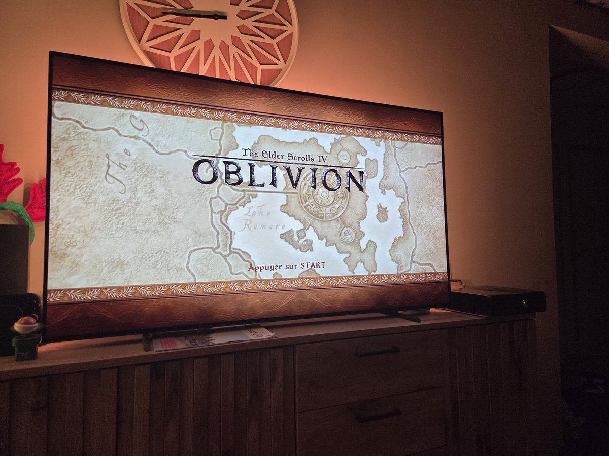 s4t4sfr3d's tweet photo. J'ai ressorti du 100% physique, du 100% HD compatible TV OLED, avec 0% connexion obligatoire, 100% jeu qui m'appartient, 100% pure nostalgie 0% installation sur DD #Xbox360

Merci @RaphJV 👍 https://t.co/k1Z0STosQT