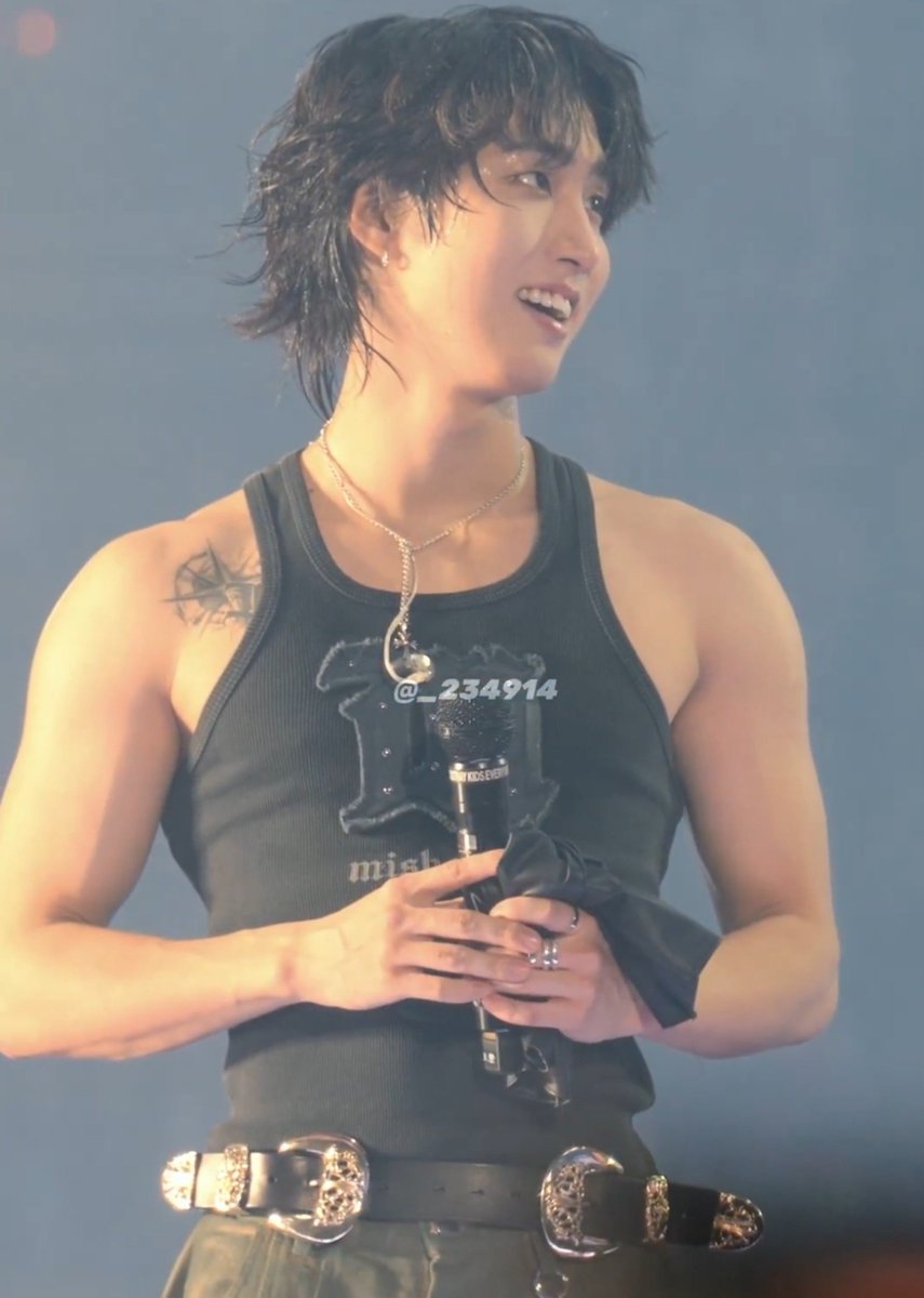 minhoadickted's tweet photo. al fin le dejan lucir ese hermoso tatuaje 
EL HOMBRE QUE SOS HAN JISUNG https://t.co/f0e2M43Hzt