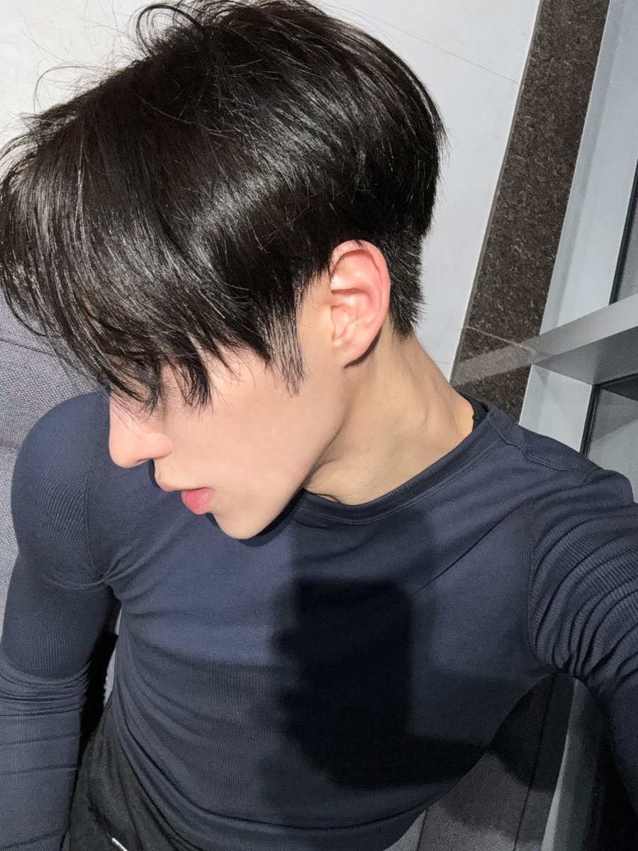 Whykwk's tweet photo. 이 옷 너무 죠흔듯 ^ // ^ https://t.co/1FAhrGtWEo