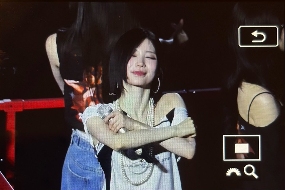 ri84as's tweet photo. 2600801 요코하마 pre

#ASA #ENAMIASA #아사 #榎並杏紗 
#BABYMONSTER #베이비몬스터 https://t.co/fIPNv12Hl2