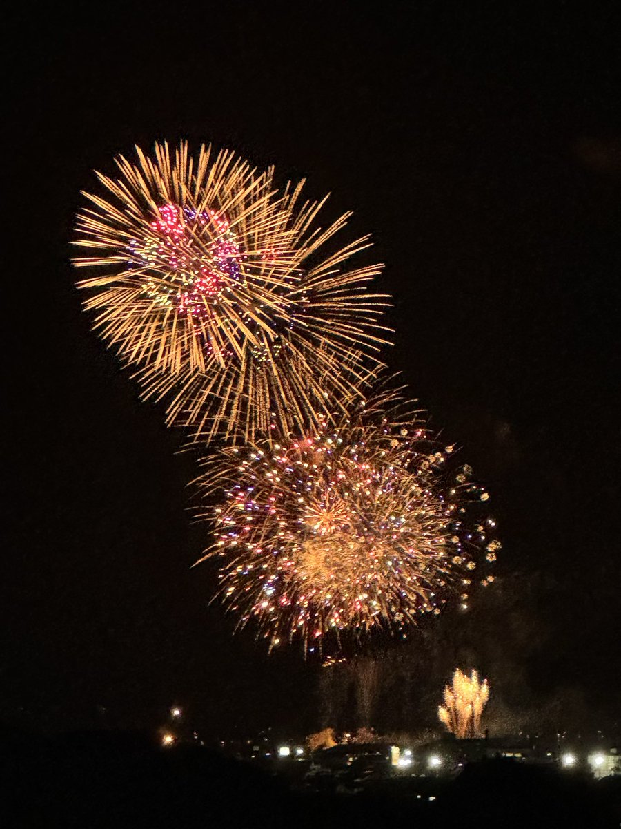 KenMorley3's tweet photo. 嫁子とみた花火は今まででいちばん綺麗だった。 https://t.co/vfxTL0ZKO1