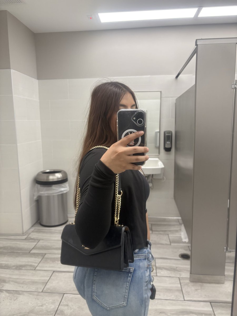 snipes_mari's tweet photo. I need a shopping spree where’s my piggy
#findom #paypig https://t.co/tERf7l2zfz