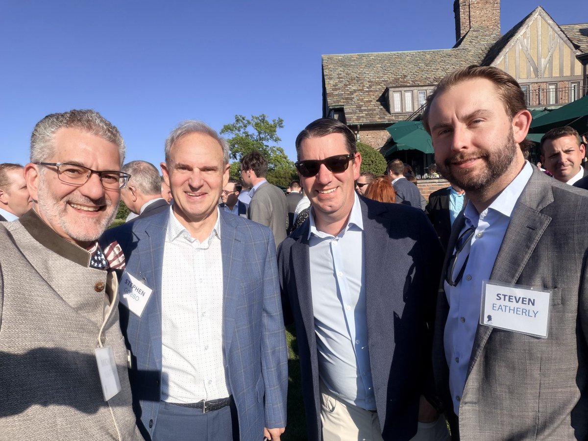 mdwarrenjr's tweet photo. Great Federalist Society event at the Country Club of Detroit. Dedicated to the rule of law, the Declaration of Independence, Constitution, and Justice. #federalistsociety #ruleoflaw #justice #countryclubofdetroit #WeWinWithWarren https://t.co/7jRNjfrzAw