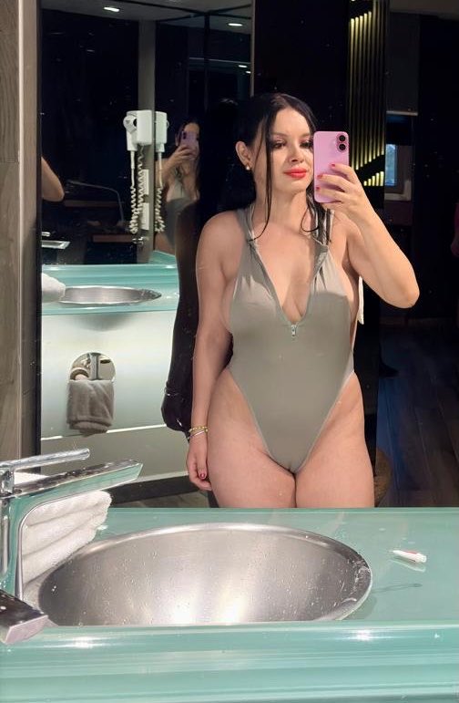 Aylinvega21's tweet photo. Dale rt si te gusto 🥰❤️ https://t.co/C2aGbqW15n