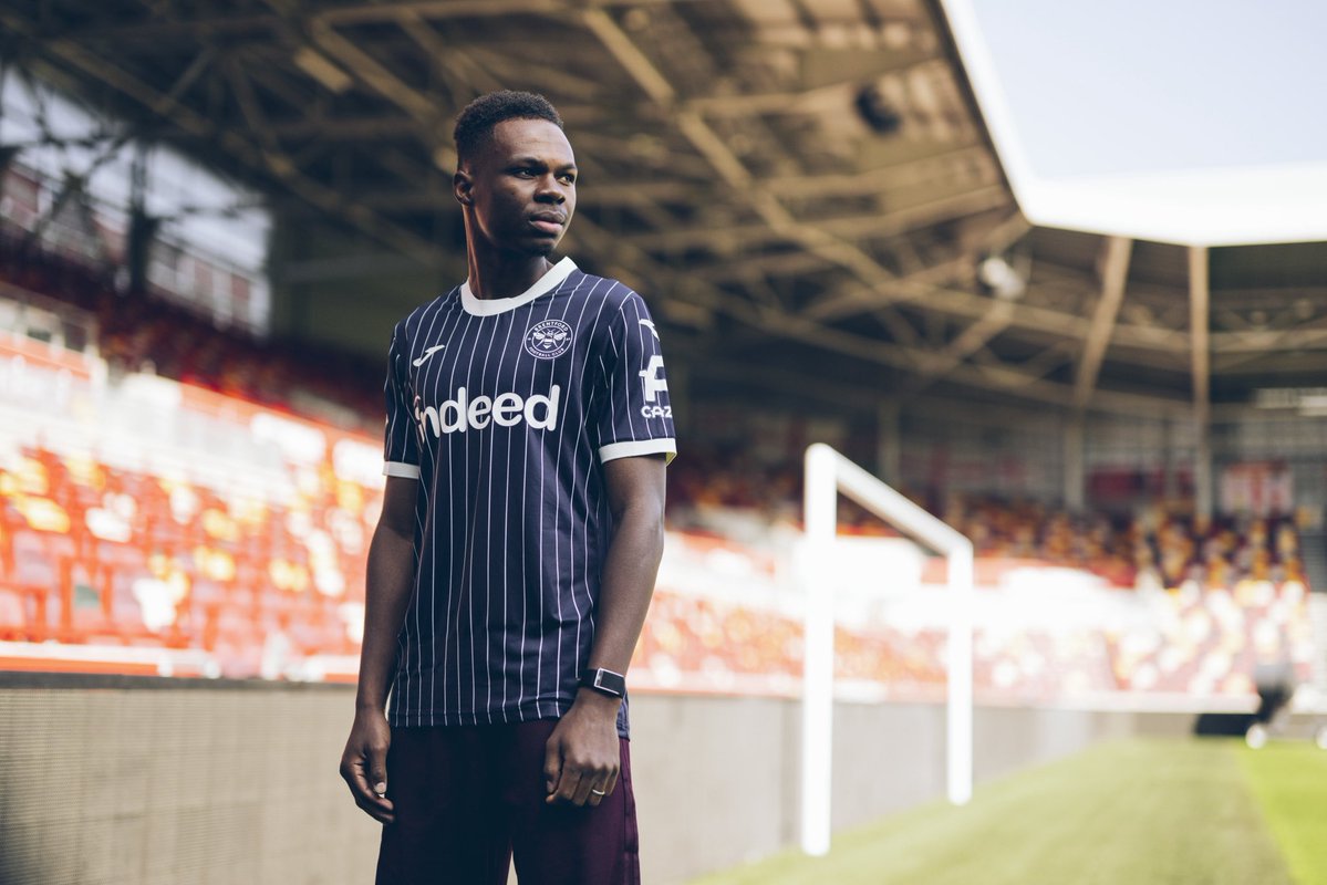 msangare2002's tweet photo. Proud to join Brentford, the home of the Bees 🐝

A new chapter. A new challenge.

I’m truly excited to discover the Premier League and can’t wait to meet the fans ❤️

I felt something special from the very first moment, and I’m proud to become part of this family.

I can’t wait to give everything for these colours and create unforgettable memories together

Come On You Bees!
