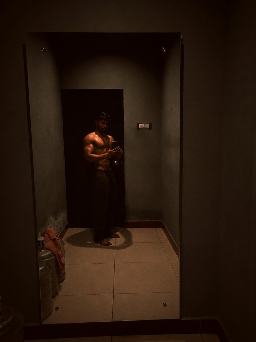 SundarZulu's tweet photo. Discipline doesn't ask for attention. It quietly builds the version of you that excuses never could.
Consistency wins. πͺ
#Fitness #Discipline #Consistency #GymLife #SelfImprovement #lifestyle https://t.co/VuFyybsDZv