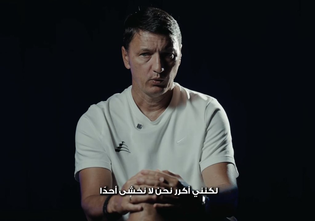 SaeedSaif_'s tweet photo. ما كان ينقص جنون جمهور العين الا سطاوة فلاديمير ايفيتش .. الهيّبة رجعت، الشخصية رجعت، السطاوة على الاندية رجعت https://t.co/p07oTt0wLh