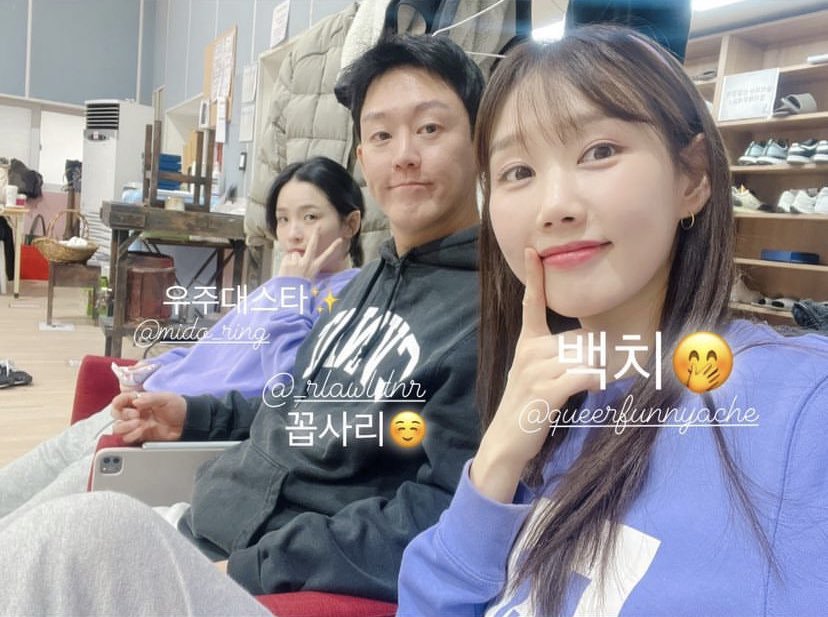 adeyade030's tweet photo. 내 우주대스타님이 왜이리 깔롱져...ㅋㅋㅎㅋㅎ https://t.co/ElvX0DranK