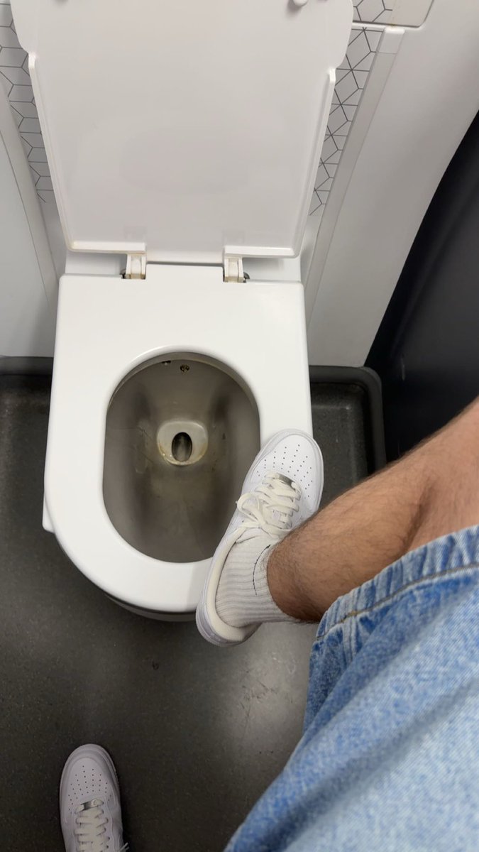 Noah19yo's tweet photo. 19yo Master
Rt to be a good boy 🙂‍↕️
Dm to be next💸😈

#master #selling #paypig #alpha
#young #cashslave #malefeet #socks https://t.co/5rv5YnEM4x