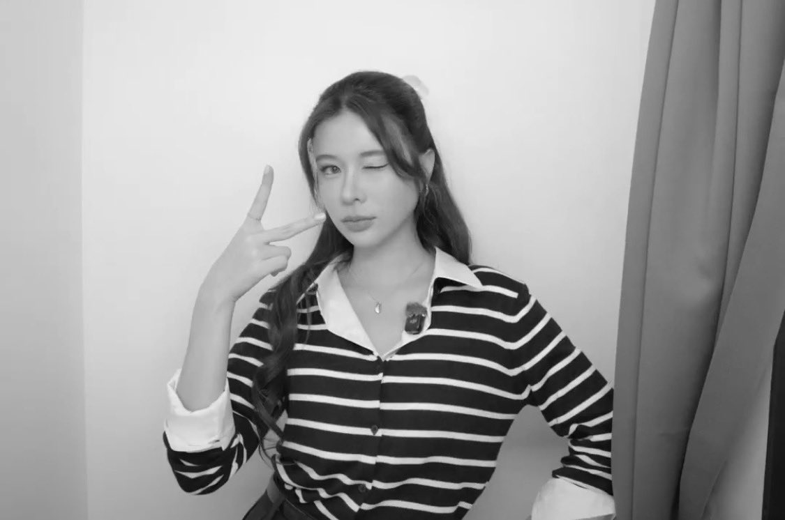 favshinebunny's tweet photo. :¨ ·.· ¨:
 `· .  𝜗𝜚ྀི   so  𝓯eminine  ,  𝓹retty  ,  𝓼weet
                       𝓴ind  ,  𝓵oving  ﹠  𝓾nique   ࣪   ׅ   ⊹

#supassra_sp
#SchollxSupassra
#SchollShoesThailand
#FindYourComfortPartner
@Kaosupassara9 .๋Ი ̫𐑼𓈒 https://t.co/1RpK3W5AZL