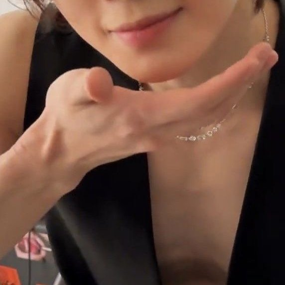 hourly yeosang hands tweet media