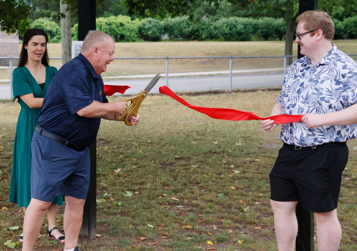ferrisathletics's tweet photo. 🏒❤️ A special day in Big Rapids.

The City of Big Rapids dedicated the new Daniels Family Playground at Hemlock Park in honor of the late Leslie Daniels and longtime @FerrisHockey head coach Bob Daniels.

The ceremony included the Daniels family, Bulldog hockey alums, Ferris State President Bill Pink and Mayor Fred Guenther.
