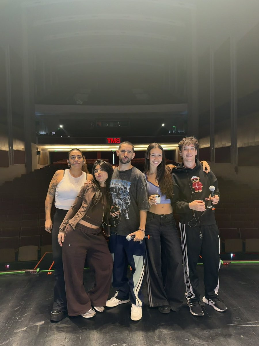 patriayfamilia_'s tweet photo. YA EN EL TEATRO MERCEDES SOSA! Los esperamos hoy a las 21hs Tucumán 💖 #patriayfamilia https://t.co/NKBZH1yhOx