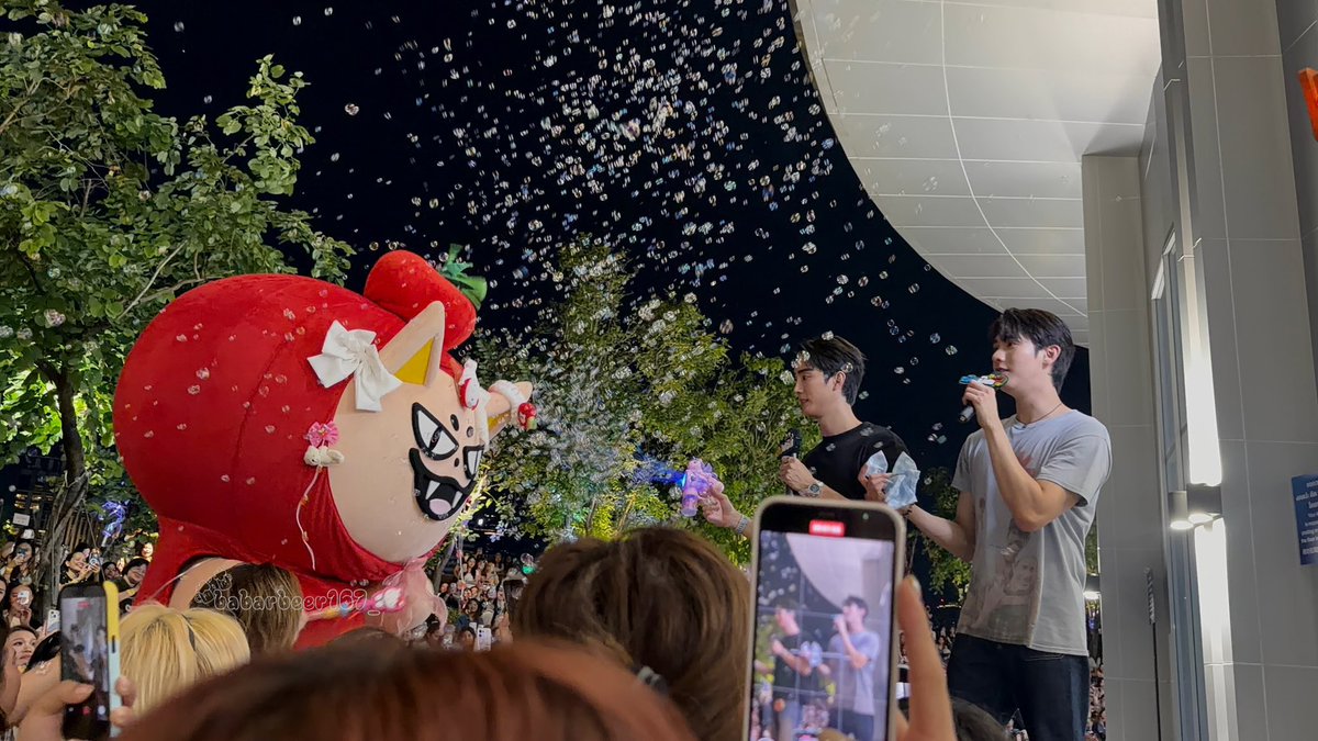 30octoblue's tweet photo. รักครอบครัวจิ้งจอกมะเขือเทศที่สุดในโลก🦊🍅

#งานมหกรรมนิยายนานาชาติ2026xForceBook
#forcebook  #TOMAFOX https://t.co/RvLQ8WGP1T