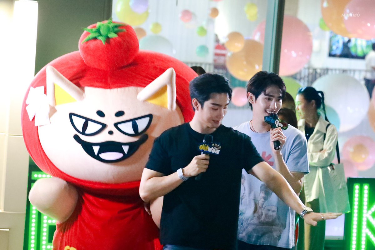 30octoblue's tweet photo. รักครอบครัวจิ้งจอกมะเขือเทศที่สุดในโลก🦊🍅

#งานมหกรรมนิยายนานาชาติ2026xForceBook
#forcebook  #TOMAFOX https://t.co/RvLQ8WGP1T