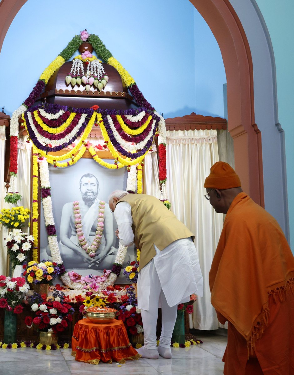 narendramodi's tweet photo. ಮೈಸೂರಿನ ಶ್ರೀ ರಾಮಕೃಷ್ಣ ಆಶ್ರಮಕ್ಕೆ ಭೇಟಿ ನೀಡಿದೆ. ಸಮಾಜಕ್ಕೆ ಸೇವೆ ಸಲ್ಲಿಸುವಲ್ಲಿ ಮತ್ತು ನಮ್ಮ ಯುವ ಶಕ್ತಿಯನ್ನು ಸಬಲೀಕರಣಗೊಳಿಸುವಲ್ಲಿ ಅದರ ಕೊಡುಗೆ ಶ್ಲಾಘನೀಯ. https://t.co/JeHyNd3xfZ