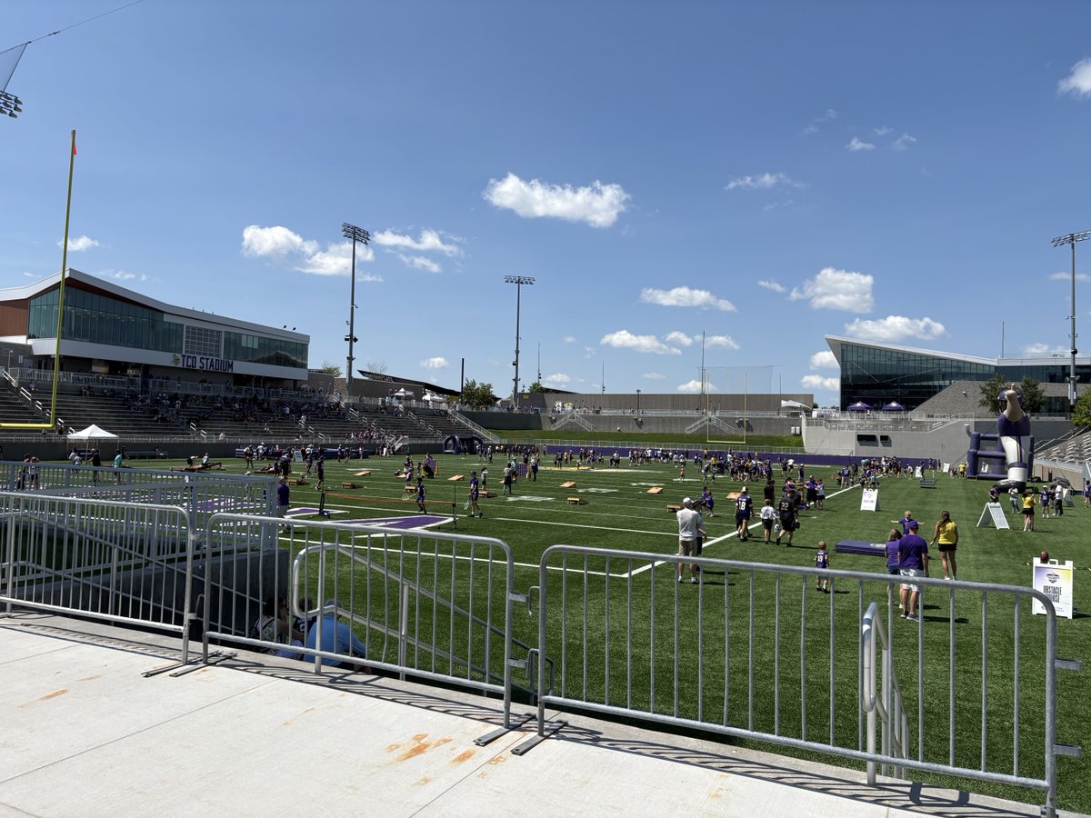 MatthewColler's tweet photo. Fans are back…. Camp really starts today https://t.co/9AVnAFzIw1