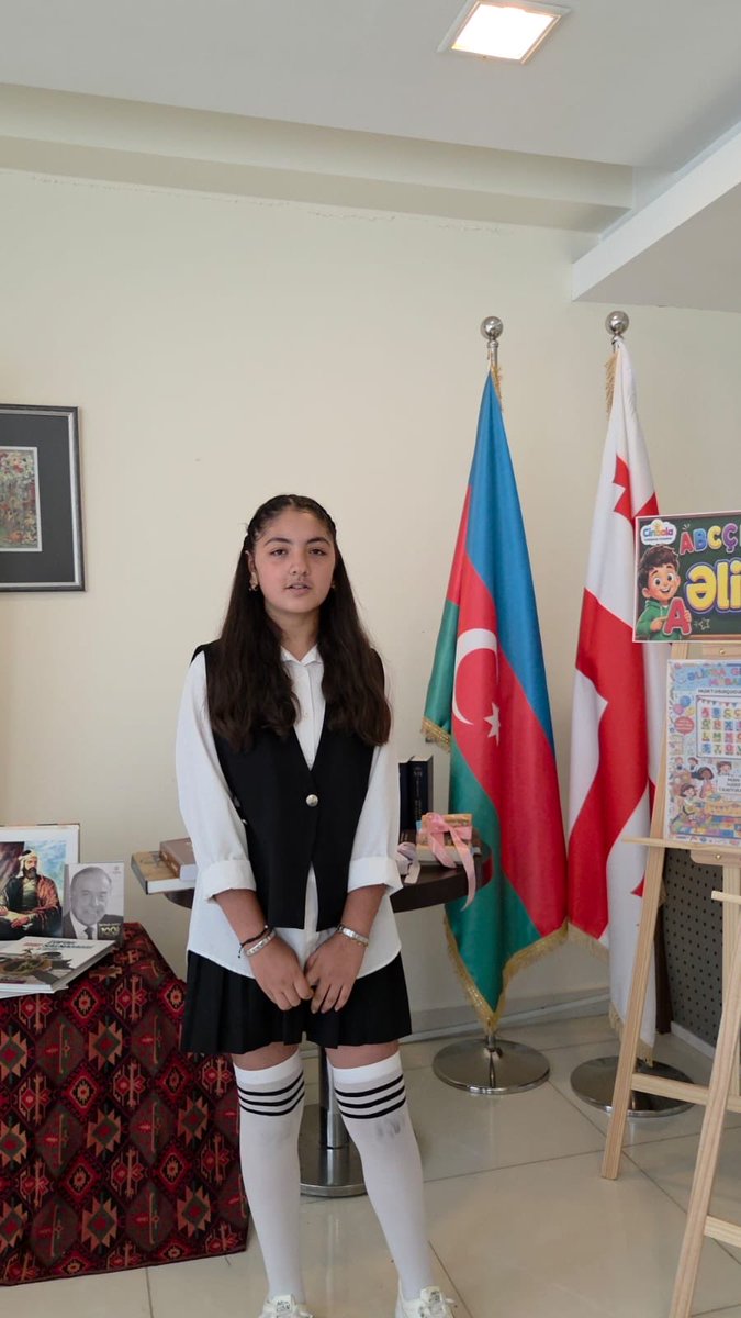 MImanov_'s tweet photo. 🇦🇿 Ana dilimiz – milli kimliyimizin ən dəyərli sərvətidir!

Gürcüstan Azərbaycanlılarının İnteqrasiya Mərkəzində (GAİM) 1 Avqust – #Azərbaycan Dili və Əlifbası Günü münasibətilə həftəsonu məktəbinin və rəsm dərnəyinin şagirdlərinin iştirakı ilə xüsusi tədbir keçirilib.
@Fmuradov https://t.co/uydURh8gaA