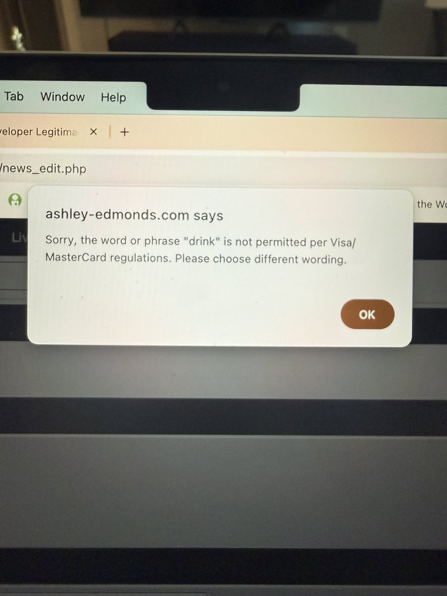 MissEdmonds702's tweet photo. Y’all this is how out of hand this shit is. I am literally sending out a blog post on my personal website and telling them  to drink water in the summer heat. 🤦🏻‍♀️🙄 https://t.co/A8A5mvGzIt