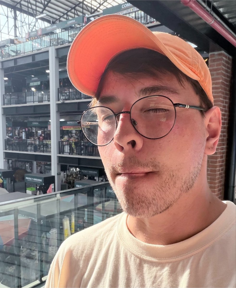 Iván tweet media