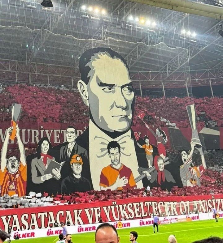 onlyfutbolya's tweet photo. @ramilhesenovfb Çok şükür yolumuz bellidir. Devletin yaptığı organizasyonu örnek gösterip halkı ayrıştırmaya çalışmayı bırakın artık... https://t.co/dDOo1yo7SB