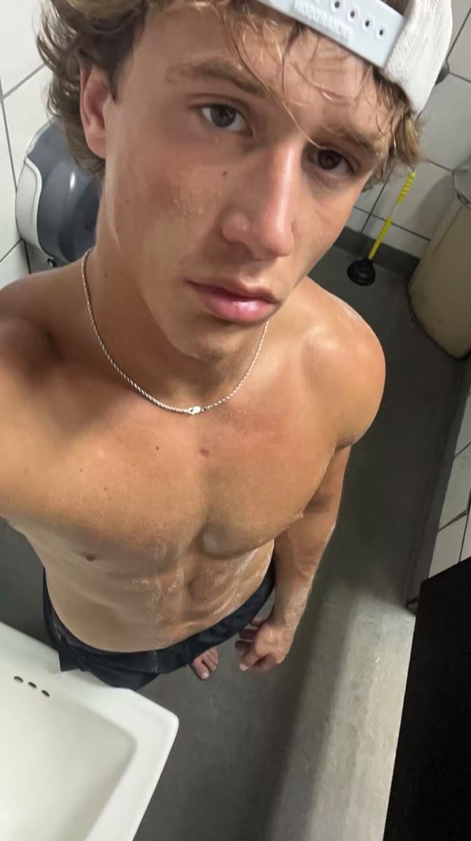 kyleebaitt's tweet photo. I got premium files 
Dm to bait your celebrity crush 
https://t.co/kQZzOKHJo3 https://t.co/fpaziKjl4t