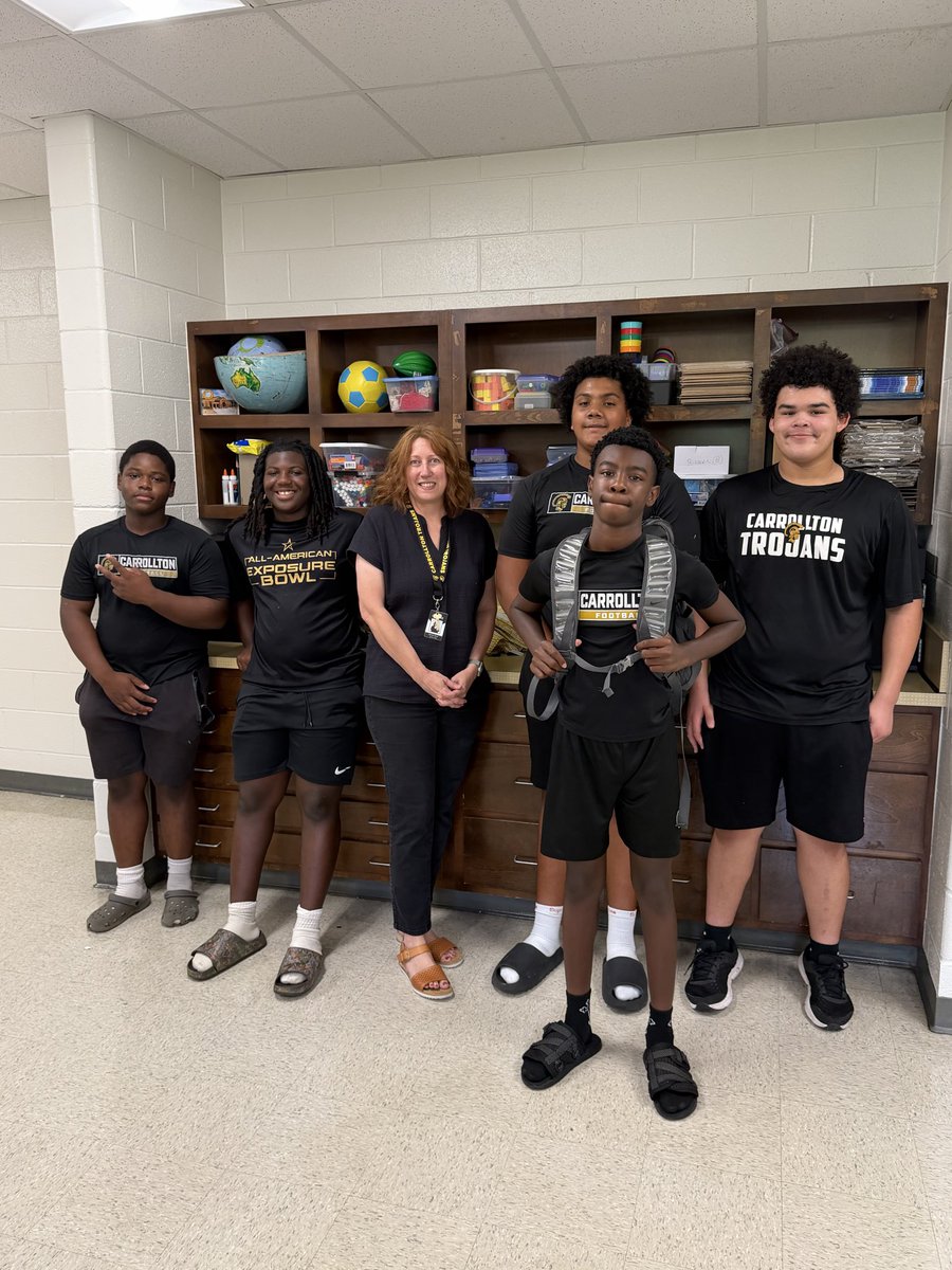 CoachBGarrison's tweet photo. This week our 8th grade football team helped all of our faculty and staff at @trojansCMS get ready for the upcoming school year by moving furniture and equipment, and by setting up and organizing classrooms! Great job Trojans! #GoldStandard https://t.co/vaIFXxQXyL