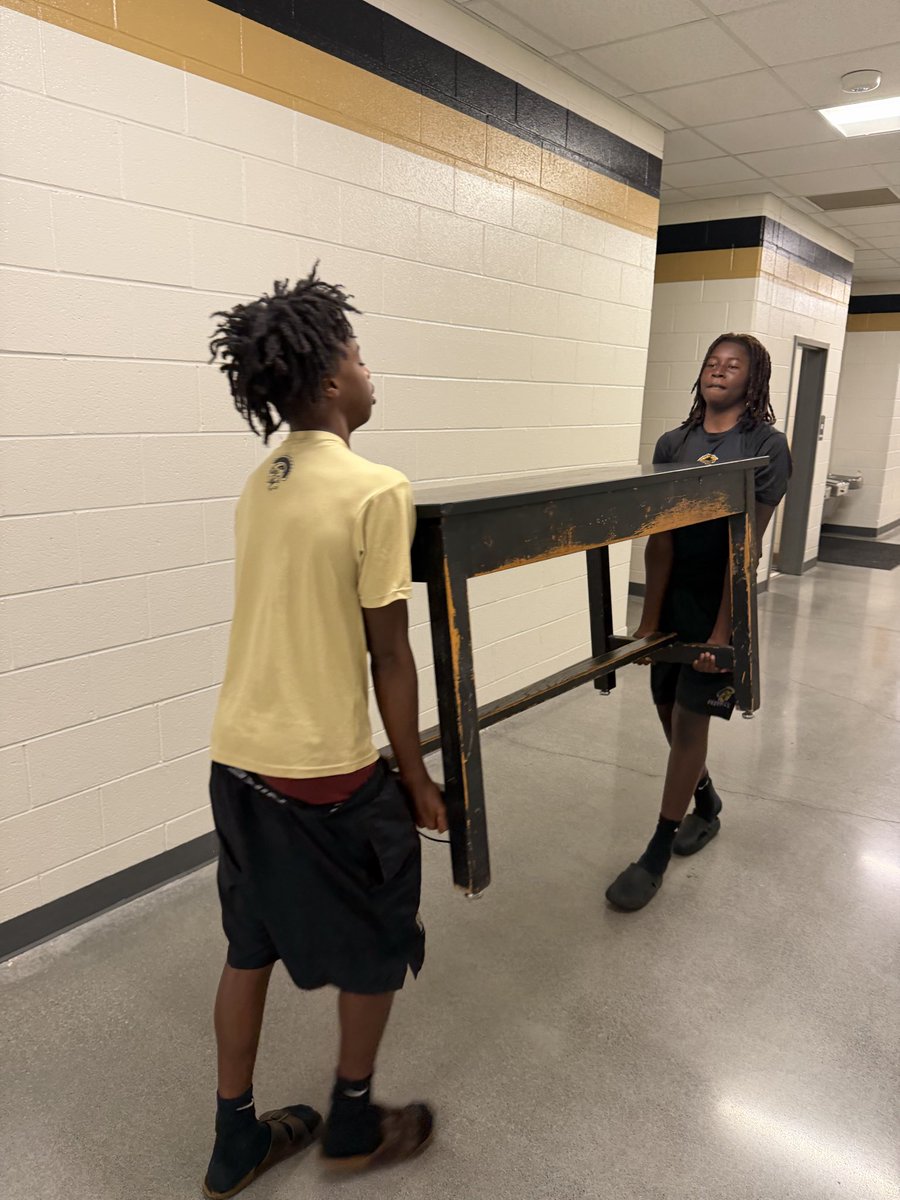 CoachBGarrison's tweet photo. This week our 8th grade football team helped all of our faculty and staff at @trojansCMS get ready for the upcoming school year by moving furniture and equipment, and by setting up and organizing classrooms! Great job Trojans! #GoldStandard https://t.co/vaIFXxQXyL