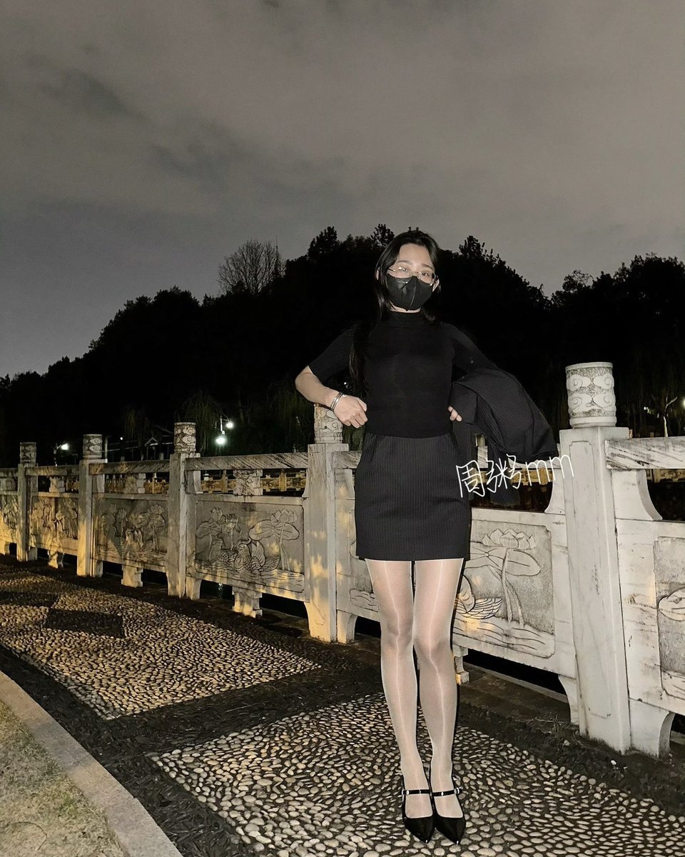 cdmZhouzhou's tweet photo. 大半夜来公园里拍照片 
#男娘 #伪娘 #丝袜 https://t.co/NdwhPJqvPO