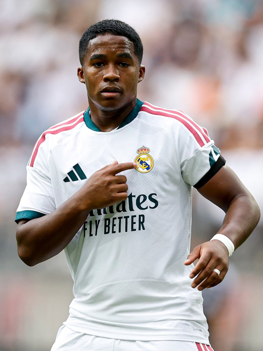 realmadrid's tweet photo. 👉🛡️ @Endrick https://t.co/ZY7k1WlhRw