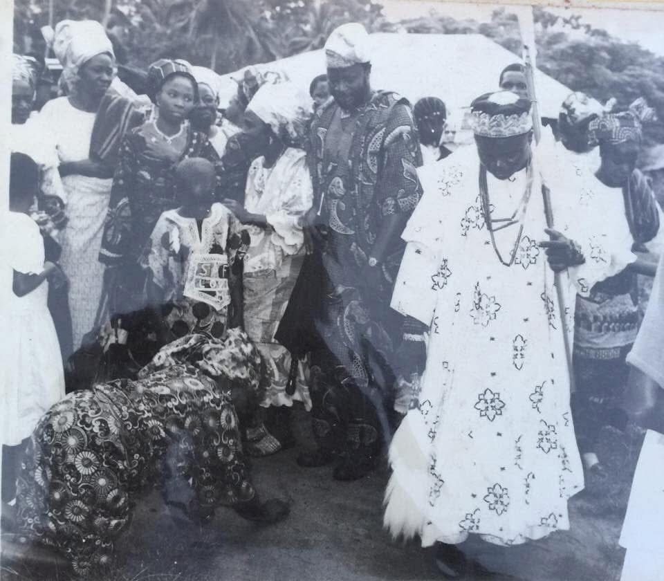 LekanFabilola's tweet photo. Waking up today, a heavy stillness filled the room, carrying the deep echo of a day that changed everything. Exactly 31 years ago—August 1st, 1995—Chief Elemure Ogunyemi’s solemn voice sang at your farewell, and today it echoes loudly in my mind once more:

"Ọdọfin dará alẹ̀
Ọdọfin dará alẹ̀
Èrò ọba ule,
Ọdọfin dará alẹ̀"

Baba mi, my heart aches with pain this morning thinking of all the rich culture, history, and deep wisdom I would have learned from you had you stayed longer. Yet, right alongside the grief, my heart is filled with profound gratitude. 31 years, but it still feels like just yesterday.

Rest on, brave soul. Àbá rí a!