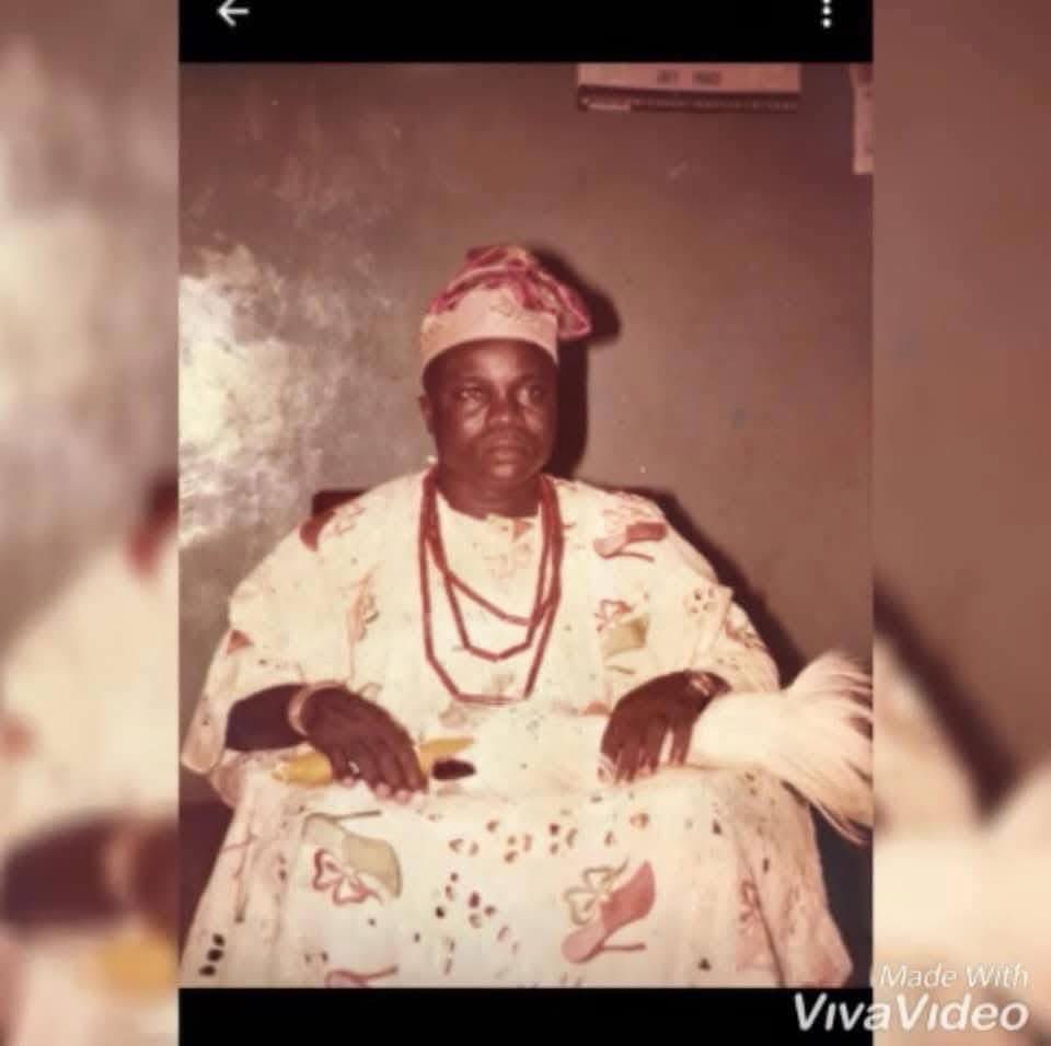 LekanFabilola's tweet photo. Waking up today, a heavy stillness filled the room, carrying the deep echo of a day that changed everything. Exactly 31 years ago—August 1st, 1995—Chief Elemure Ogunyemi’s solemn voice sang at your farewell, and today it echoes loudly in my mind once more:

"Ọdọfin dará alẹ̀
Ọdọfin dará alẹ̀
Èrò ọba ule,
Ọdọfin dará alẹ̀"

Baba mi, my heart aches with pain this morning thinking of all the rich culture, history, and deep wisdom I would have learned from you had you stayed longer. Yet, right alongside the grief, my heart is filled with profound gratitude. 31 years, but it still feels like just yesterday.

Rest on, brave soul. Àbá rí a!