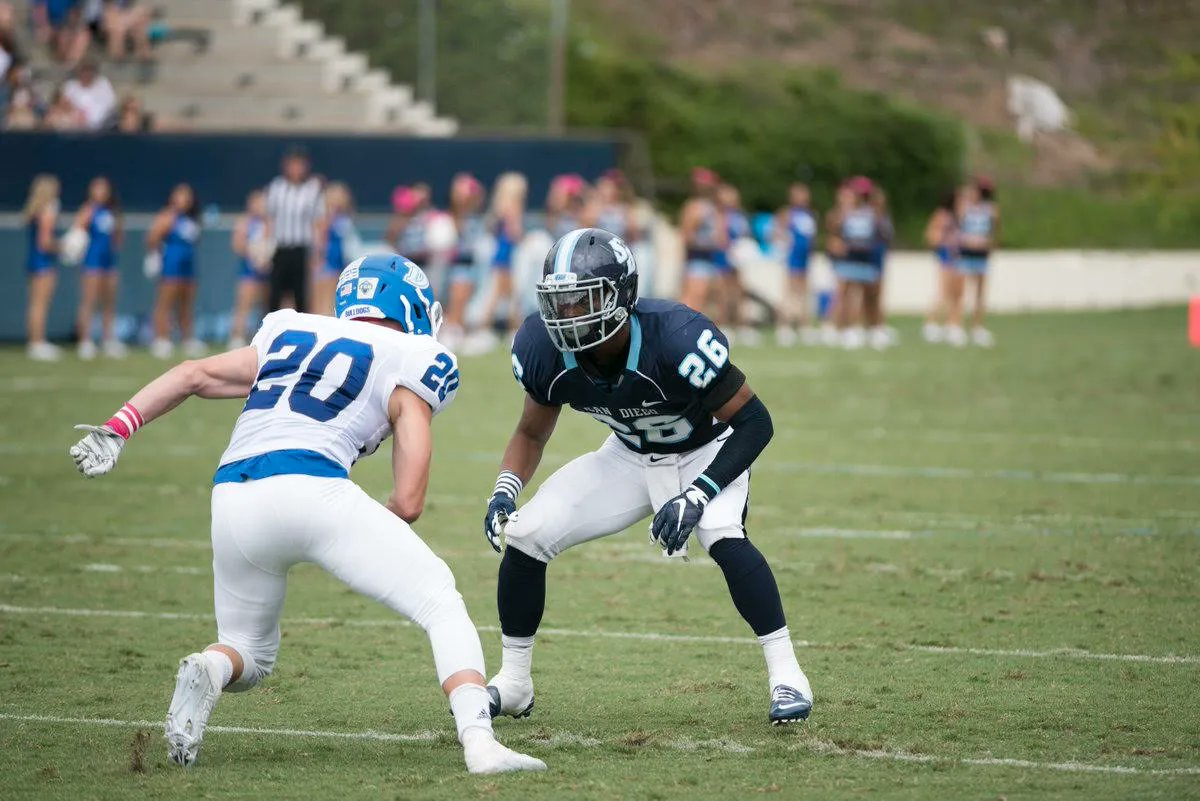 The__Bluebloods's tweet photo. 26 days until the 2026 #FCS football season 🏈

No. 26: Jamal Agnew (San Diego, CB)
▫️148 tackles, 12.5 TFLs, 11 INTs
▫️USD's All-Time Leader In Passes Defended (59)
▫️4X All-PFL selection (2013-16)
▫️Drafted 5th Rd in 2017 NFL Draft (Lions) https://t.co/wnl9CIQcdo