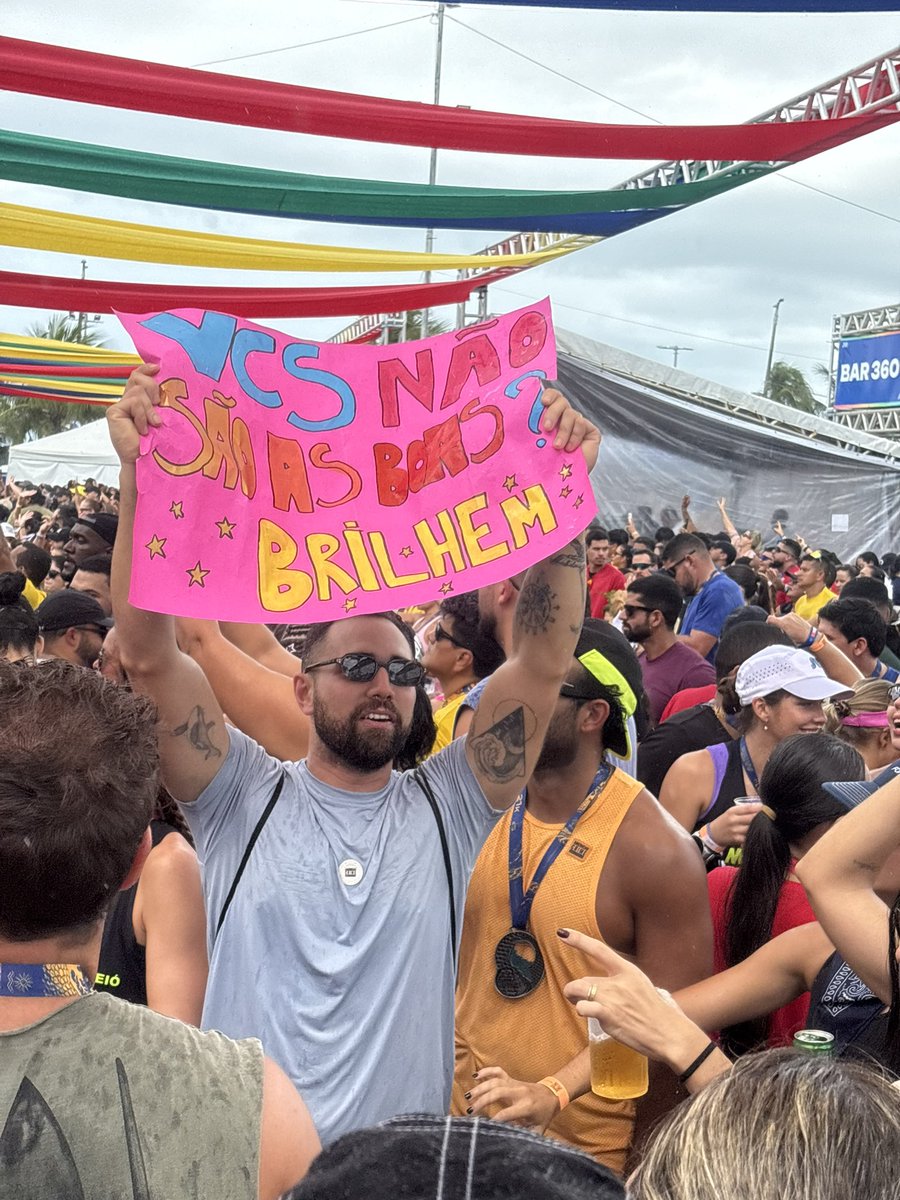 ladienara's tweet photo. a gente depois de correr 21km
#MIM https://t.co/E1ccIqkDZR