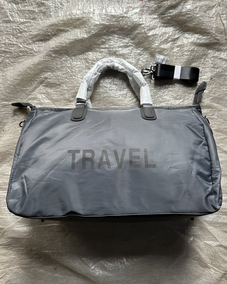 kromthrift's tweet photo. TRAVEL duffel bag
🏷️ GH¢ 160 https://t.co/LWLFJZbGUl