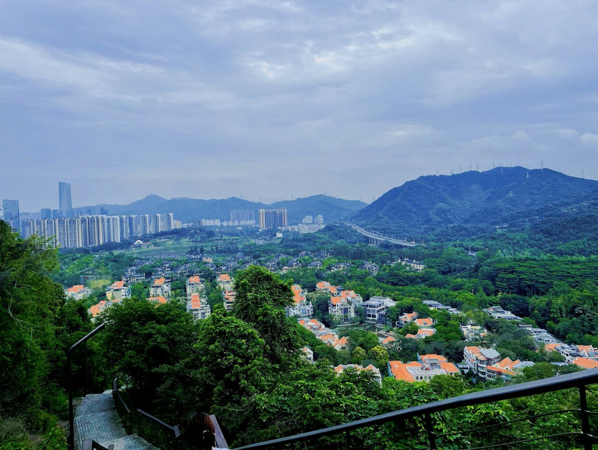 DebbieLingnn's tweet photo. 【户外徒步社团】本周六9点城市绿道徒步，享秋景健步行，招同伴！限30人，戳评论报名～ https://t.co/1NdWJX6qdp