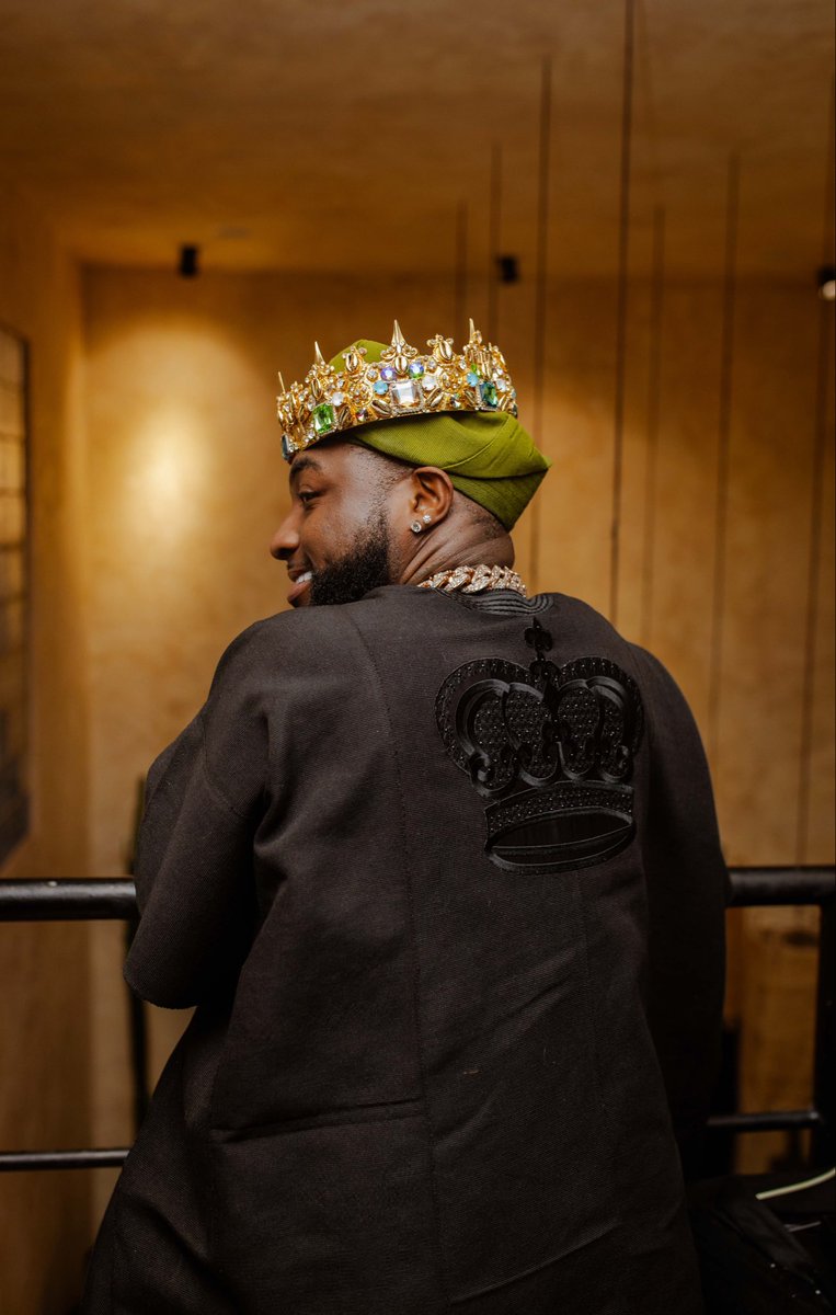 manlikewalt's tweet photo. Heavy is the head👑 #oriade #davido #waltercreatesphotographs @davido https://t.co/0RW9pI70Rr