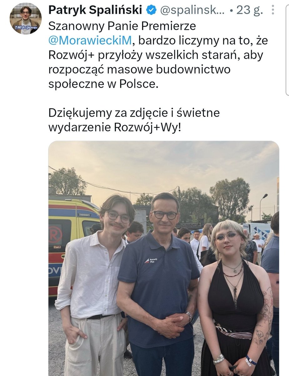weronia_27's tweet photo. Przypomnę Morawiecki przez lata robił dobrze bankom i deweloperom. Nigdy nie wybudował 100 tys. mieszkań jak obiecał.
Teraz socjaldemokrata (mieszkanie prawem nie towarem) robi sobie z nim zdjęcie. Większego gówna dziś nie zobaczycie. https://t.co/hMKTmFjHdC