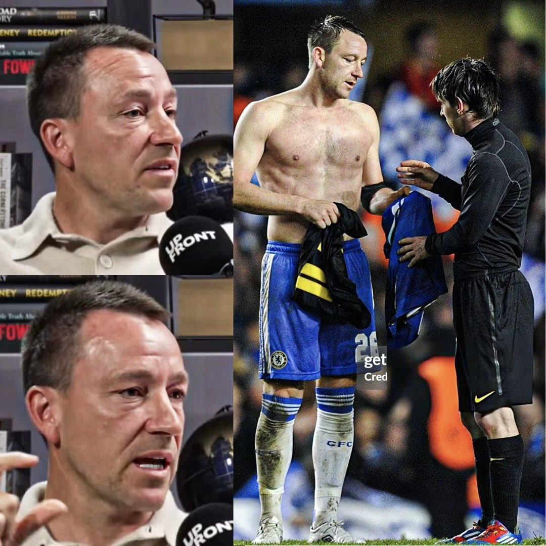 MotivacionesF's tweet photo. JOHN TERRY: "Cuando íbamos a jugar contra el Barcelona (en 2012), ​​mi hijo me pidió una camiseta de Lionel Messi firmada y le prometí que se la conseguiría. Desde el principio del partido, no pensé en ganar ni perder ni en nada más, solo en la camiseta de Messi. 

Les dije a mis compañeros que no la pidieran.  
Al terminar el partido, me acerqué a él, le pedí la camiseta y no dudó en dármela, incluso me pidió la mía a cambio. Qué humildad. Sin embargo, al entrar al túnel, recordé que mi hijo me había pedido su autógrafo. Me sentí muy decepcionado y fui al vestuario del Barcelona, ​​pero me dijeron que no podía entrar. 

Esperé, y de repente apareció Messi, se acercó sonriendo y me dijo: ‘¿Quieres mis zapatillas también?" (risas). Sonreí y le dije: ‘No podré ir a casa esta noche si no le firmas esta camiseta a mi hijo, se lo prometí.’
Lo curioso es que no traje bolígrafo. Fui a buscar uno y al volver encontré a Leo todavía allí esperándome, aunque sus compañeros ya se habían ido al autobús. Lo firmó y le dije:

‘Gracias y disculpa por haberte hecho llegar tarde.’ Con respeto, me dijo: ‘No pasa nada. No quiero que tu hijo se decepcione, y también por ti, porque si no, esta noche estarías durmiendo a la intemperie.’

He jugado toda mi carrera y nunca he visto a un jugador tan humilde como Messi. El mejor de la historia, con una humildad extra."