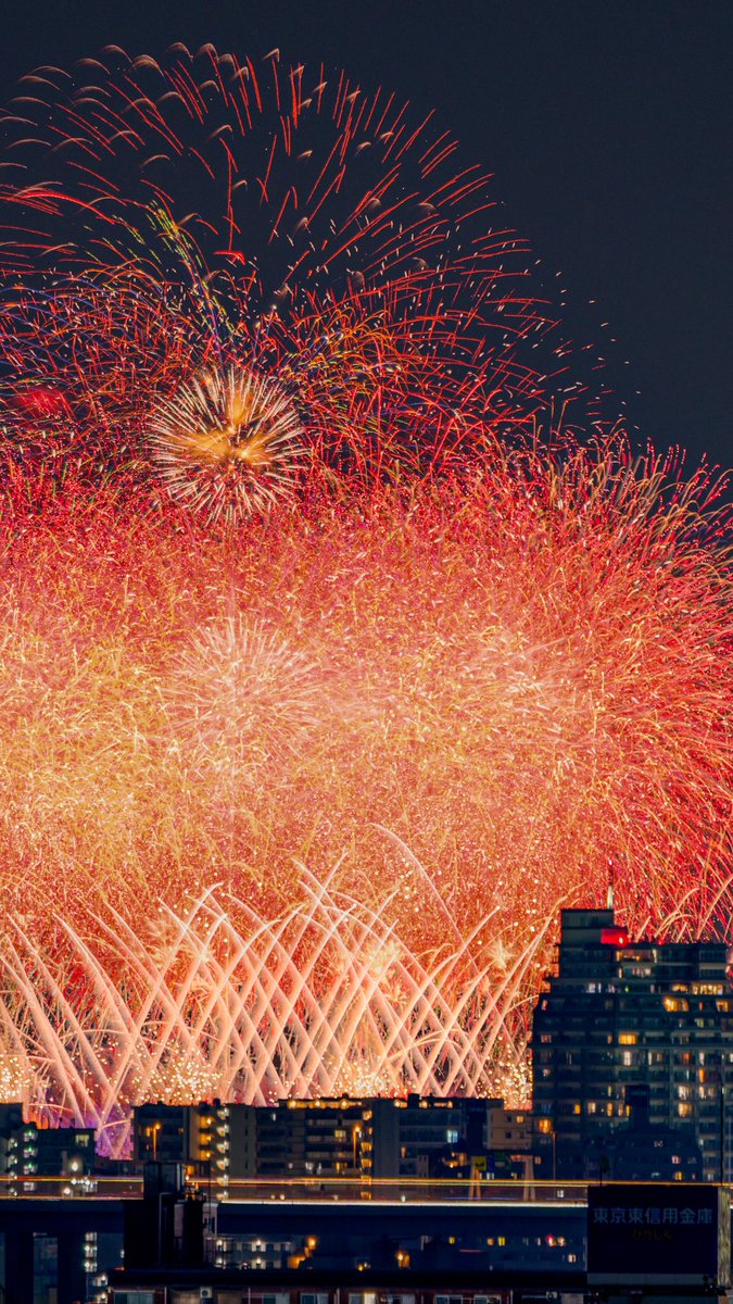 yasa_mosa's tweet photo. 江戸川区花火大会・市川市民納涼花火大会
日本の夏はいいぞ〜
#江戸川区花火大会 
#市川市民納涼花火大会 https://t.co/LXfRyVTCej